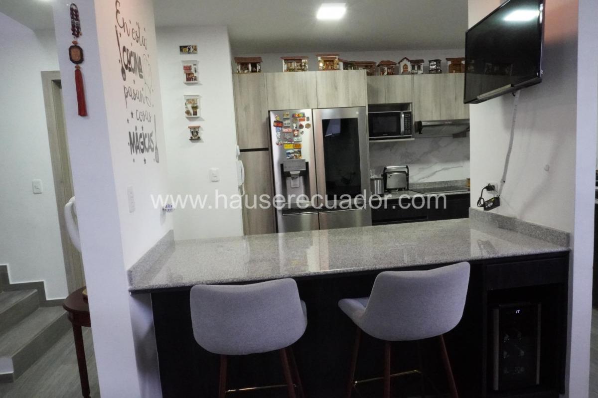 Casa Esquinera en Mirasierra Cerca de Innova Schools |3 Dorm., Patio, Terraza y Seguridad 24/7 — imagen 5