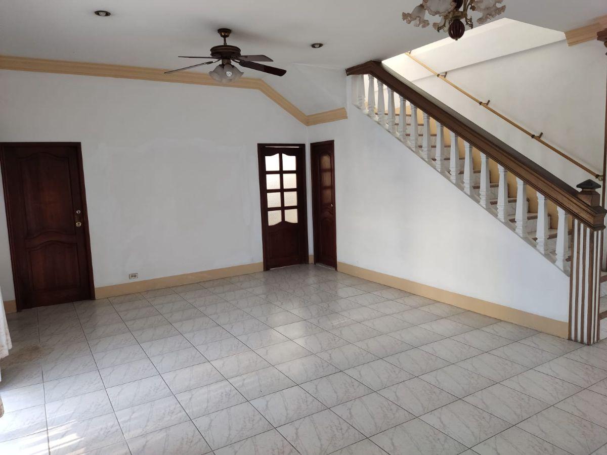 Vendo Hermosa y Amplia Casa Esquinera en Samanes 1,terraza, 3 Parqueos, 4 Dorm., Guayas — imagen 6