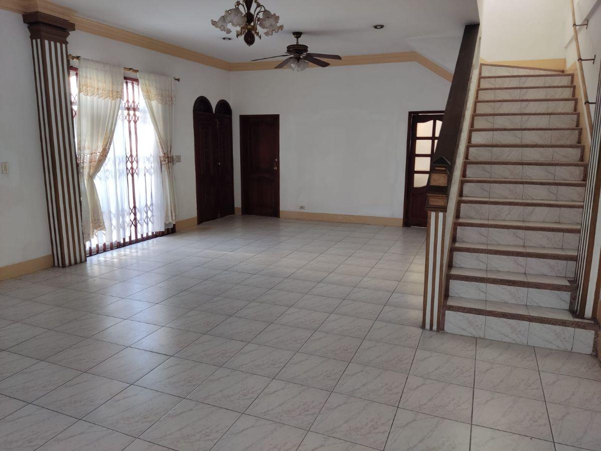 Vendo Hermosa y Amplia Casa Esquinera en Samanes 1,terraza, 3 Parqueos, 4 Dorm., Guayas — imagen 5