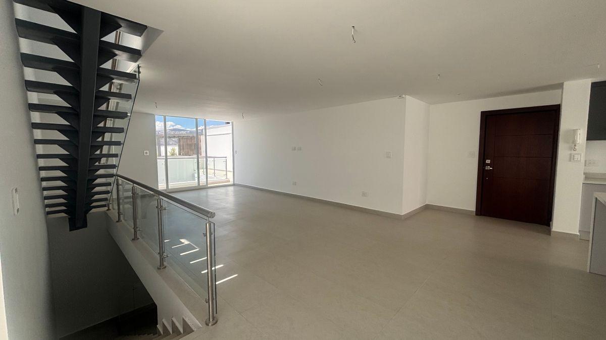Vendo Casa con Terraza de 212 m y Vista Panorámica de Cumbayá en Yanazarapata — imagen 8