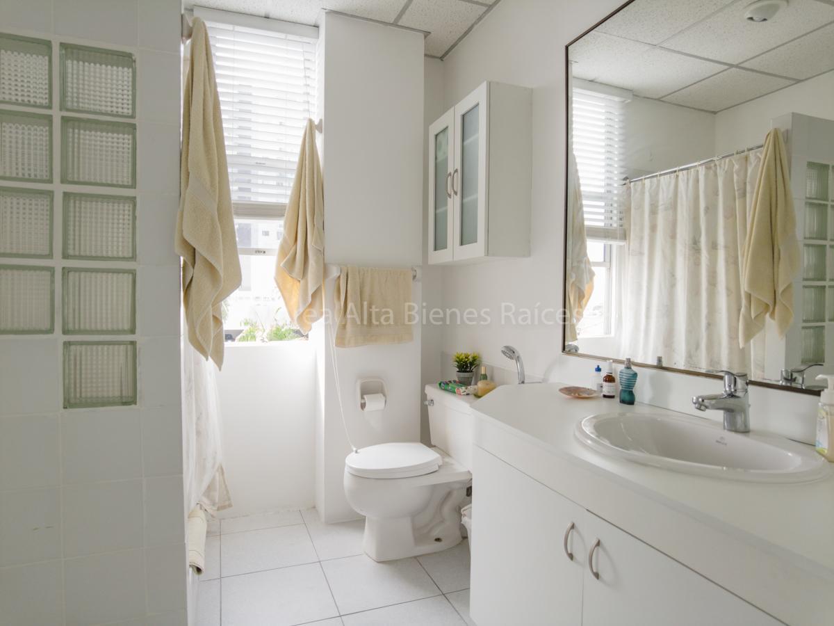 Departamento con Vista Al Mar en Chipipe en Venta — imagen 4