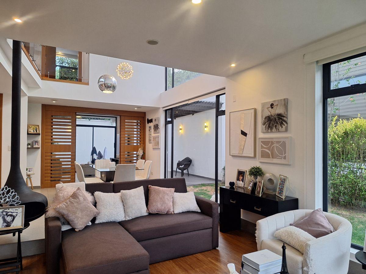 Casa de 238 m² con 3 Habitaciones en Venta en Cumbayá — imagen 10