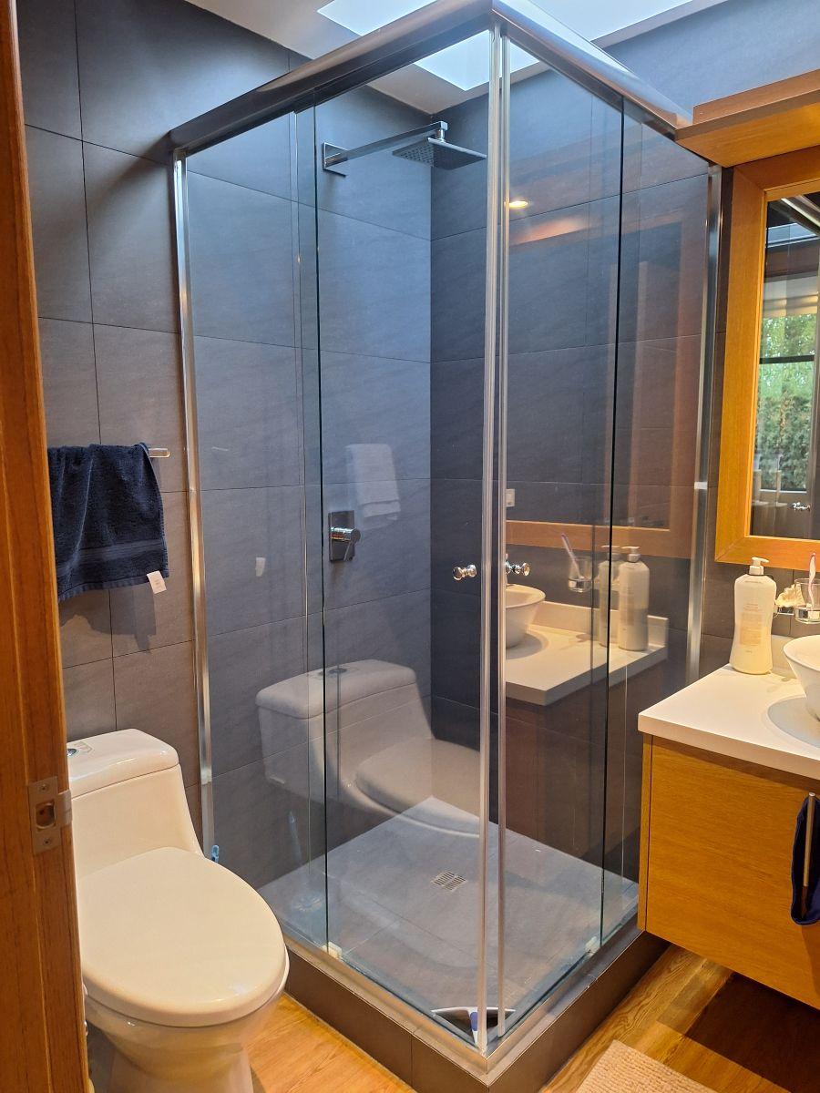 Casa de 238 m² con 3 Habitaciones en Venta en Cumbayá — imagen 3