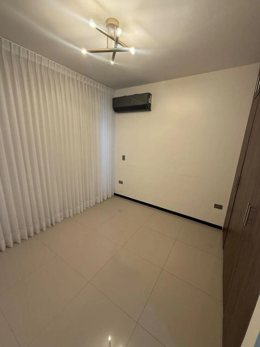 Terranostra Via a La Costa: en Venta Moderna Casa con Acabados Mejorados de 3 Habitaciones, Guayas — imagen 3