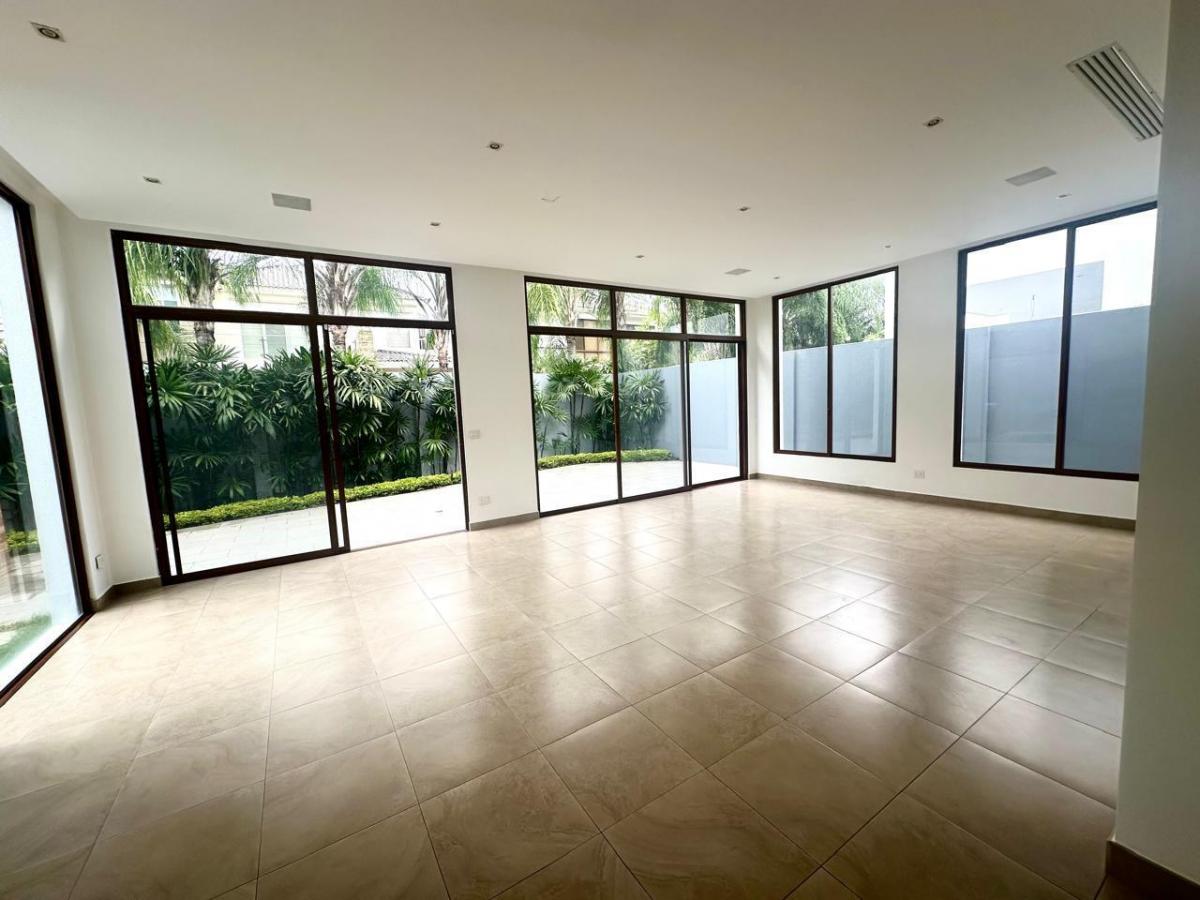Samborondon. Mocoli Casa en Venta Urbanizacion Exclusiva, Guayas — imagen 7