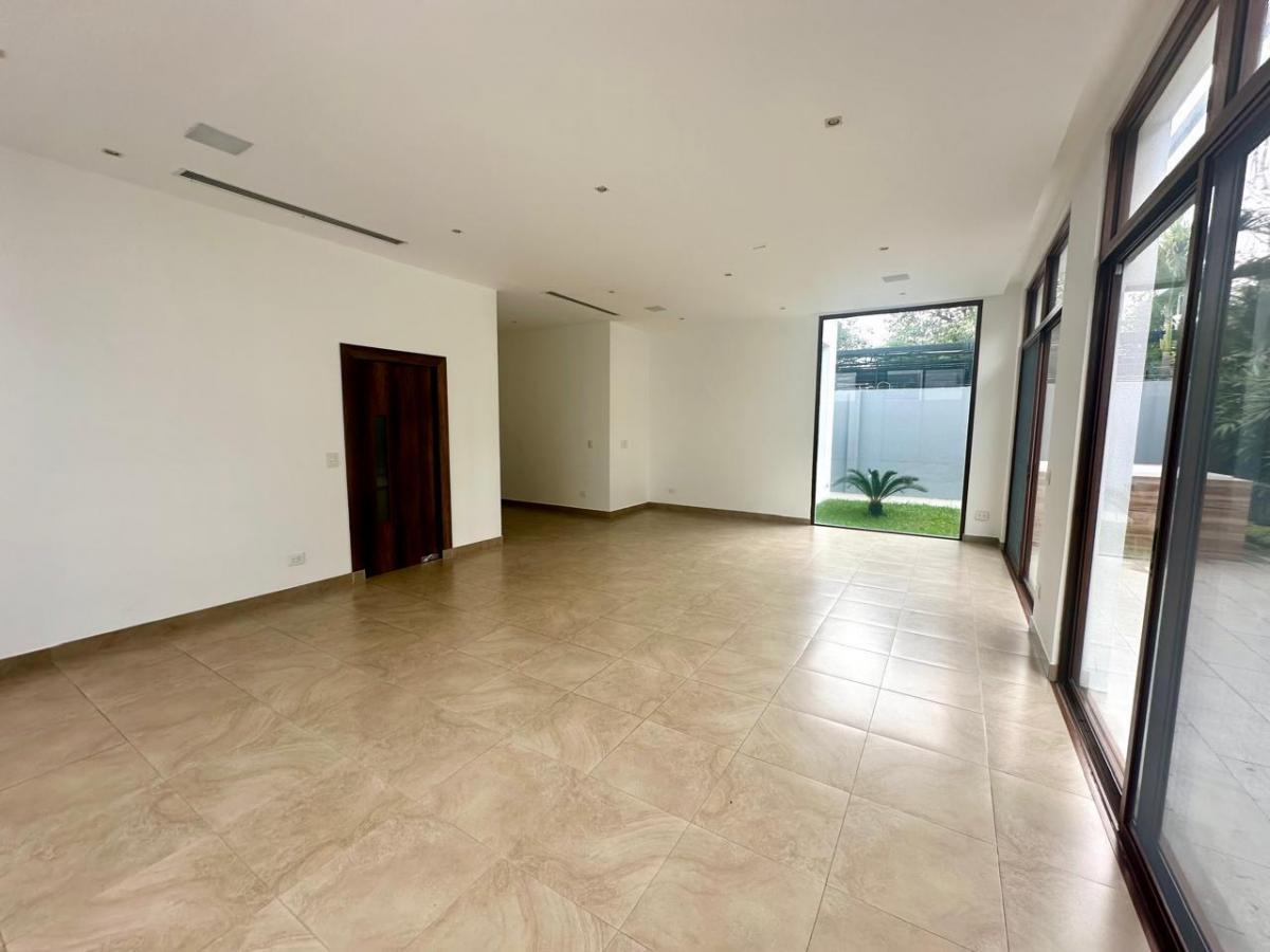 Samborondon. Mocoli Casa en Venta Urbanizacion Exclusiva, Guayas — imagen 5