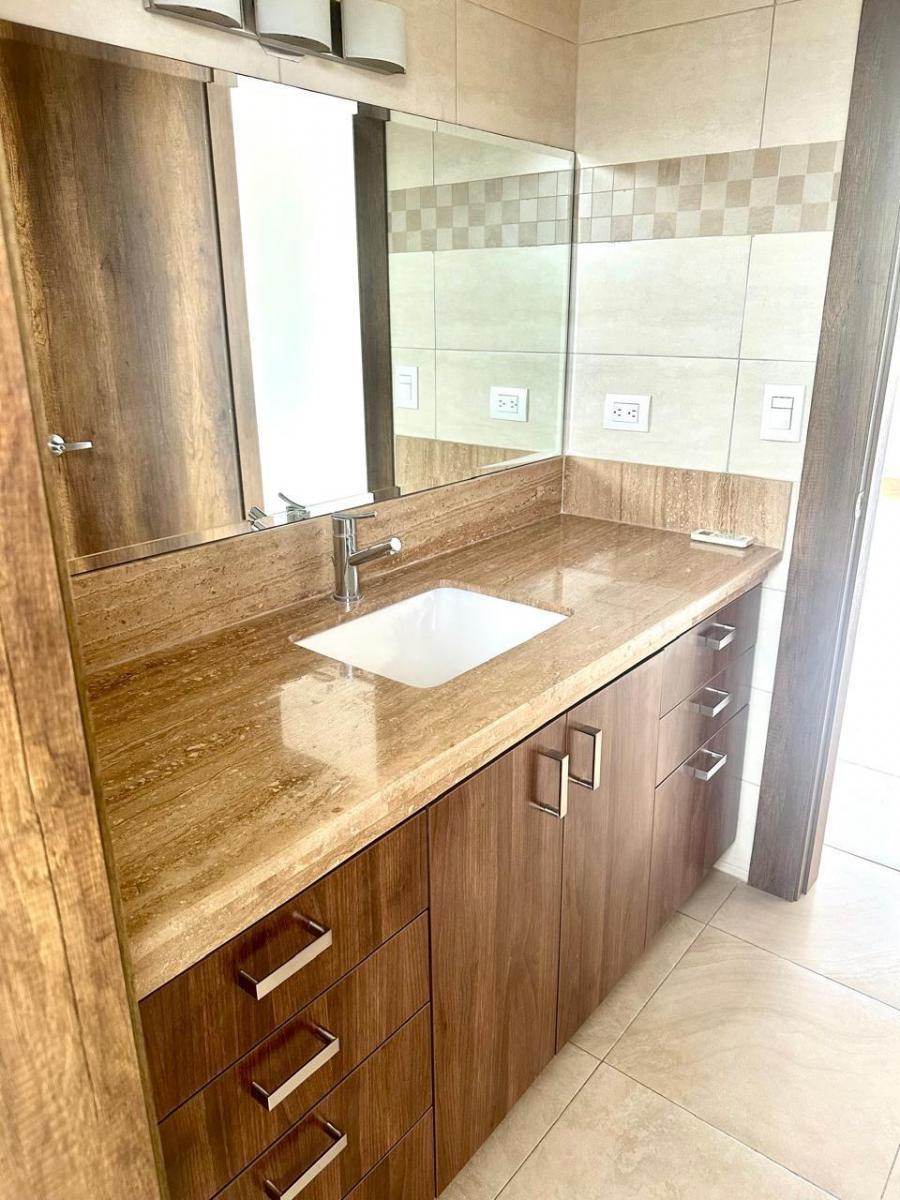 Samborondon. Mocoli Casa en Venta Urbanizacion Exclusiva, Guayas — imagen 3