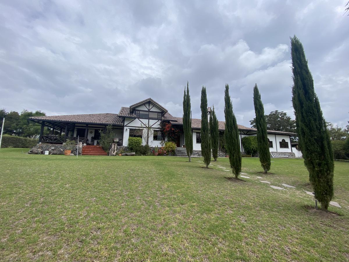Espectacular Terreno con Casa Ubicado Dentro de Urbanización en La Viña Alta — imagen 10