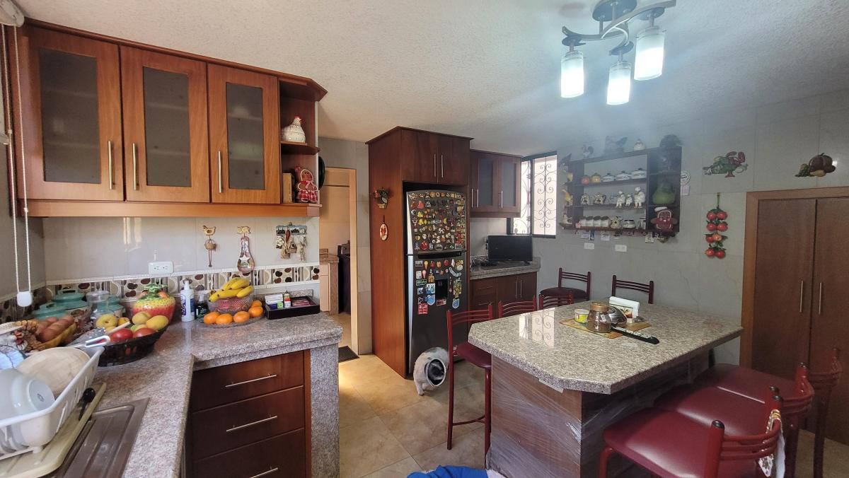 Casa de Venta, Los Chillos, 4 Dorm. — imagen 3