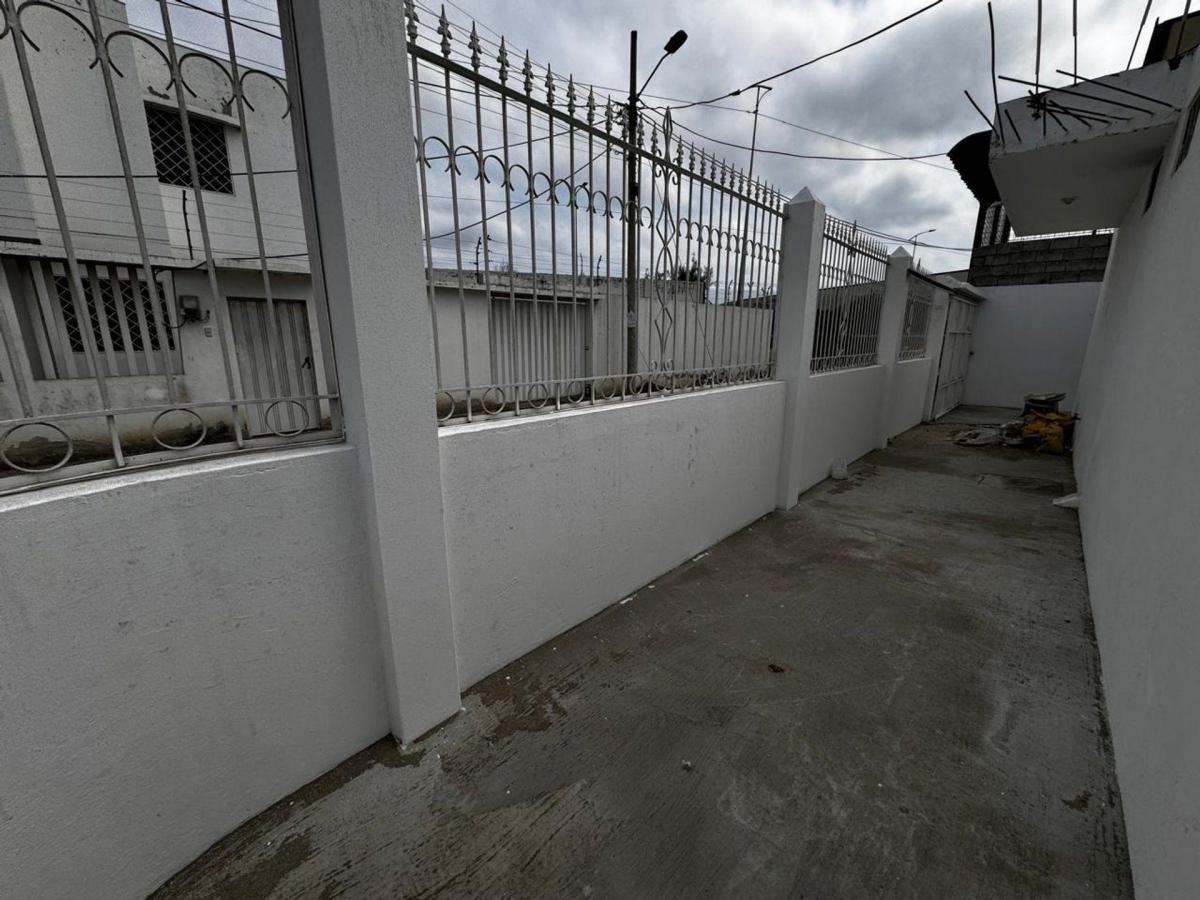 Casa de Venta en Manta Zona Norte Dentro Urbaniza Gr, Manabí — imagen 8