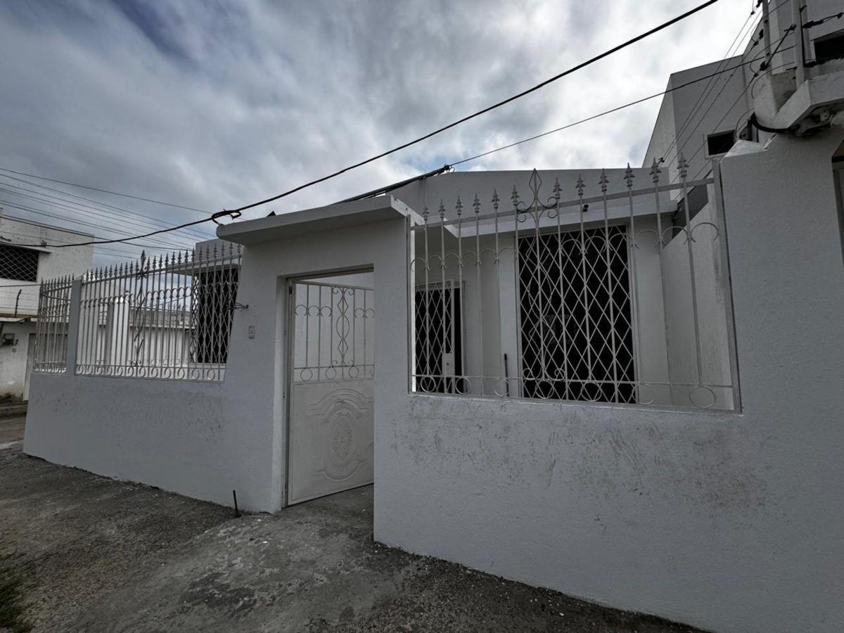 Casa de Venta en Manta Zona Norte Dentro Urbaniza Gr, Manabí — imagen 3