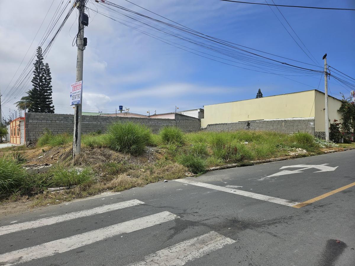 En Venta Terreno Esquinero – Cerca de La Playa - I. Alarcón — imagen 4