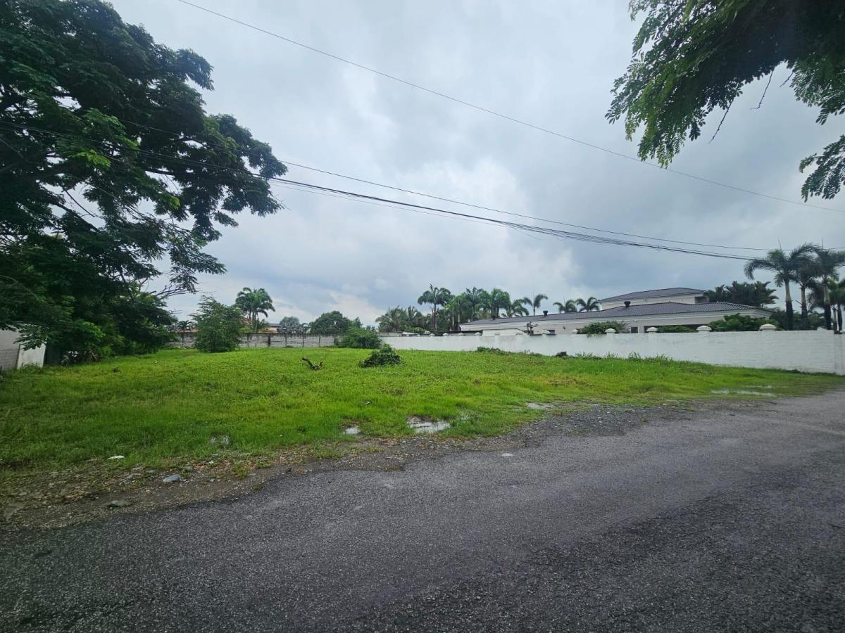 Terreno en Venta de 2.762,03 m² en Urb. El Cortijo - K. Lugo, Guayas — imagen 3