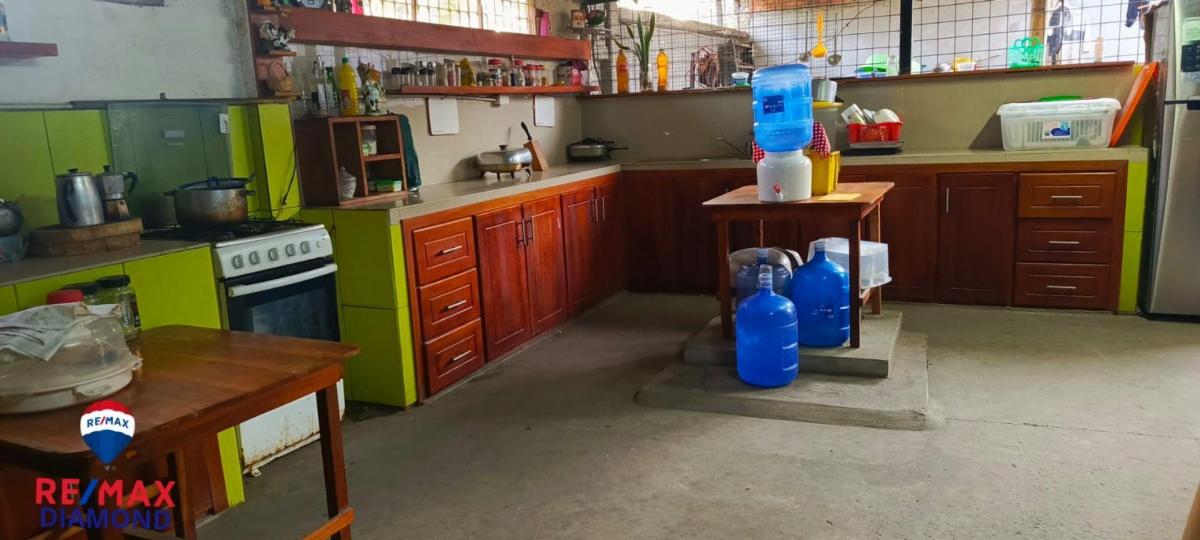 Casa de Dos Pisos de Venta en Calceta H/m, Manabí — imagen 3