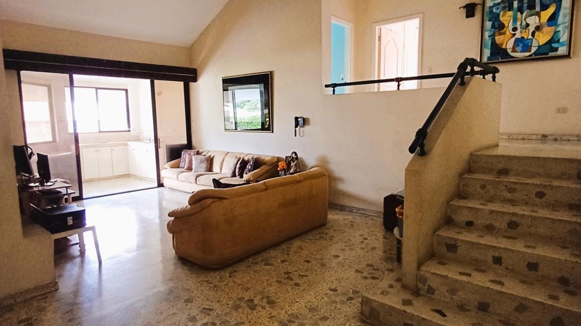 Casa con Terreno en Venta, Los Ceibos, Guayas — imagen 7