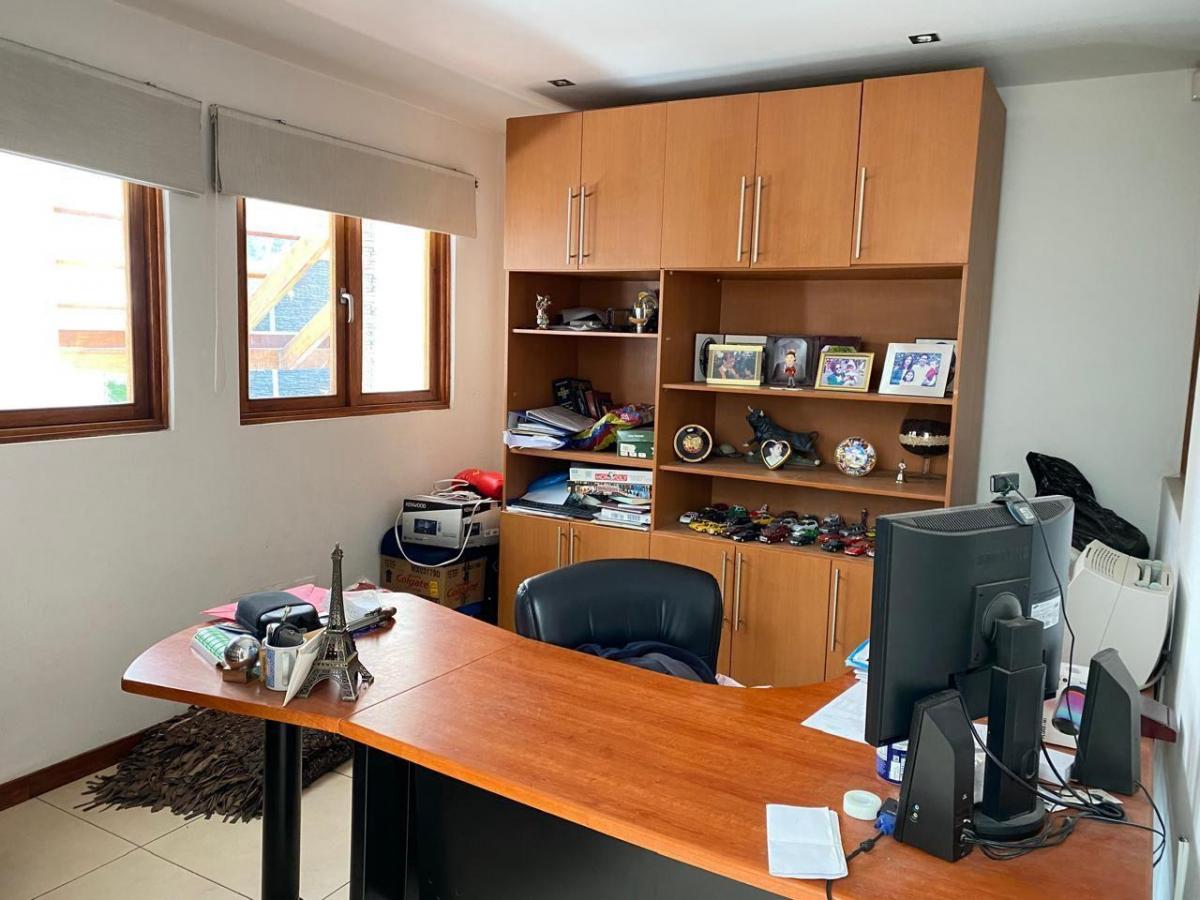 Casa de Venta Frente Al Rancho San Francisco. Diseño Londoño, Doble Altura — imagen 7