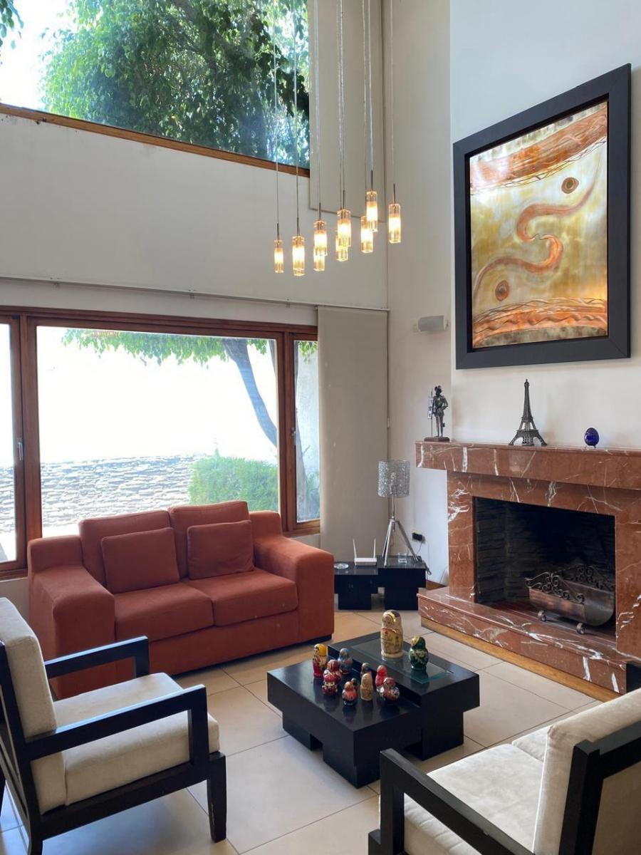 Casa de Venta Frente Al Rancho San Francisco. Diseño Londoño, Doble Altura — imagen 6