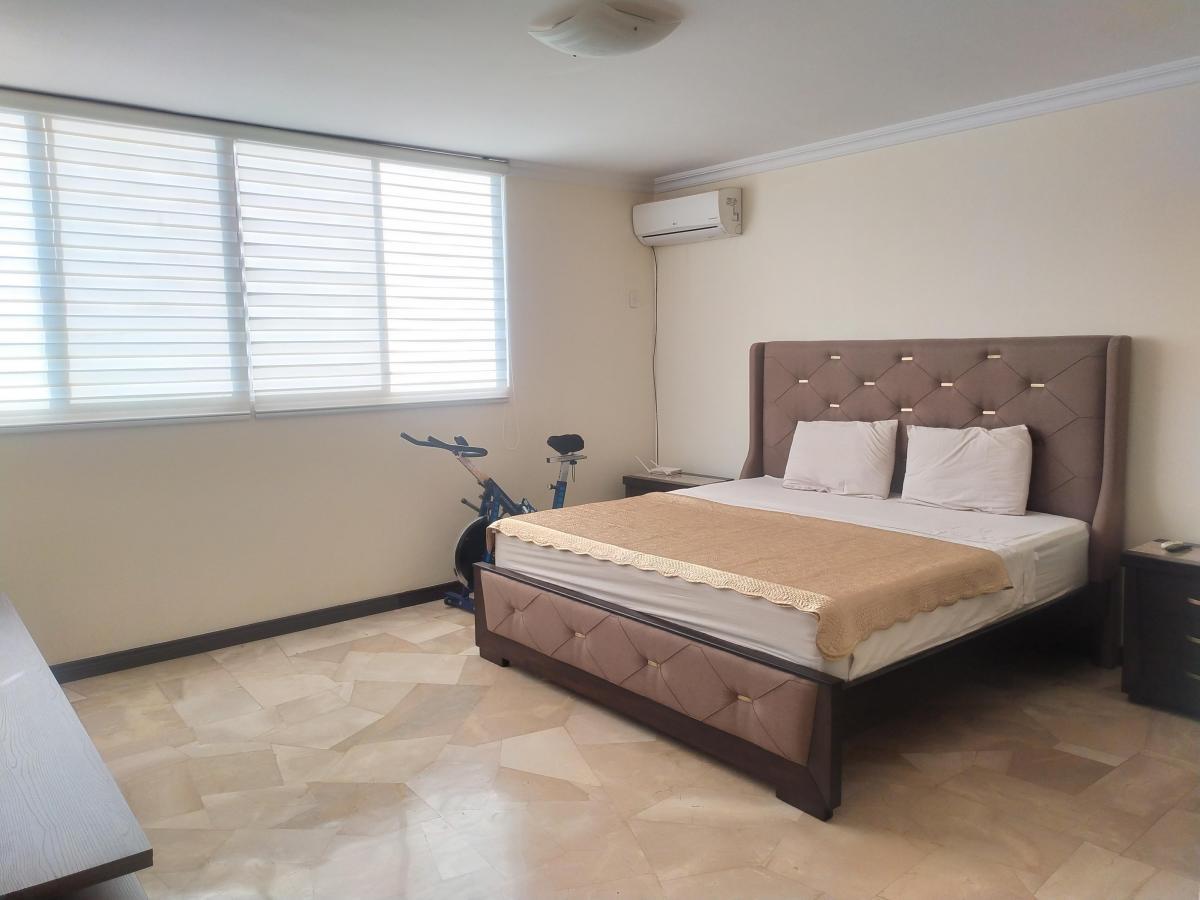 Vendo Departamento en Lomas de Urdesa, Guayas — imagen 3