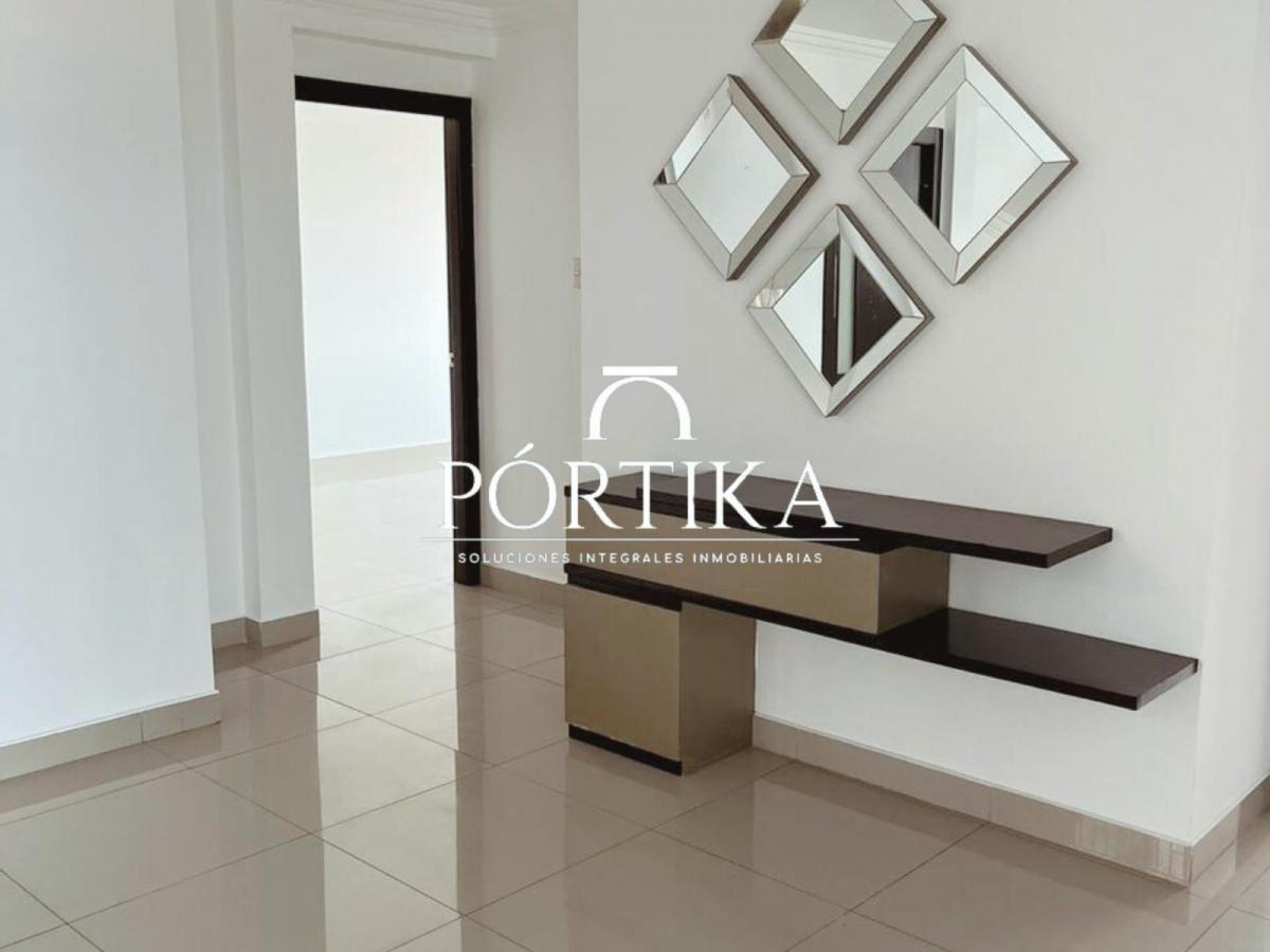 Venta Departamento 3 Dorm. Semi Amoblado - Lomas de Urdesa, Guayas — imagen 7