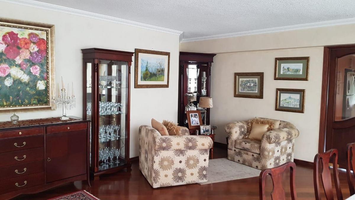 Av Orellana y Av 12 de Octubre, Vendo Apartamento 200 m², 2 Dorm. Grandes, 2 Garages — imagen 10