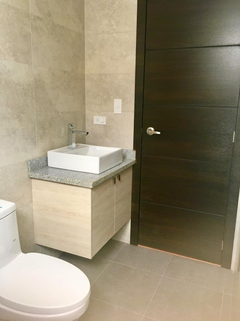Vendo de Oportunidad Hermoso Departamento De. 2d Quito Tenis — imagen 8