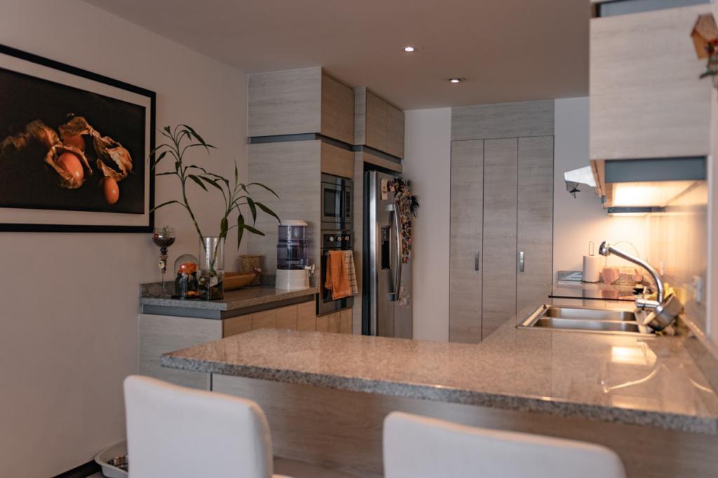 Vendo de Oportunidad Hermoso Departamento De. 2d Quito Tenis — imagen 7