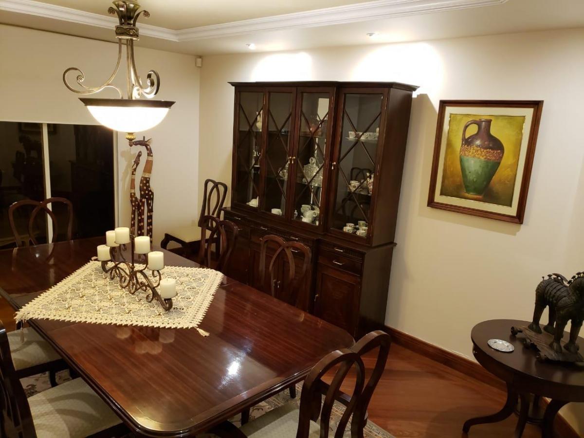 Vendo Hermosa Casa Sector Cumbaya — imagen 7
