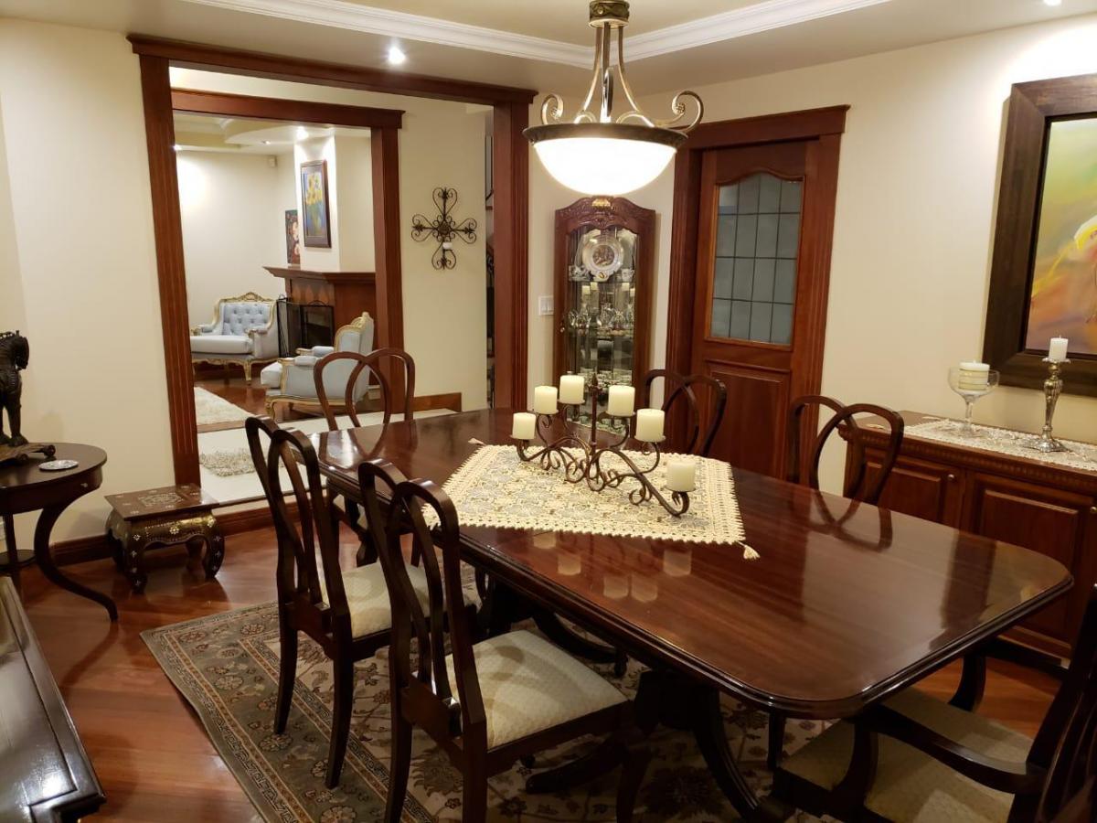 Vendo Hermosa Casa Sector Cumbaya — imagen 6