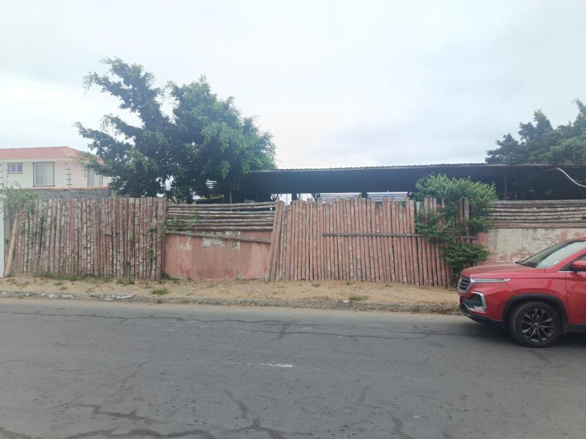 Se Vende Terreno Esquinero de 250 m² en Salinas, Cerca a La Garita de La Fae — imagen 3