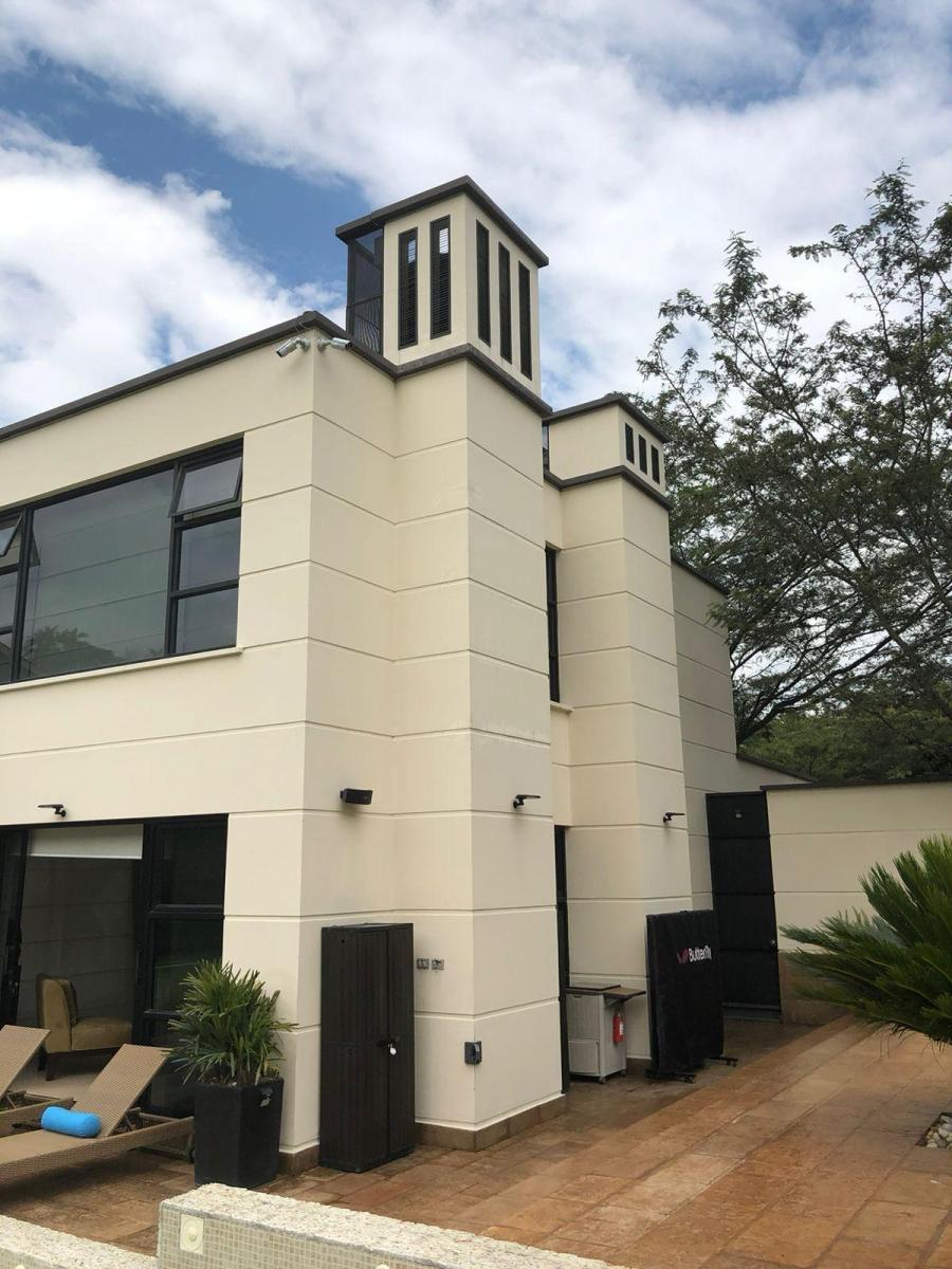 Venta - Bonita Casa de 4 Dorm. con Cancha de Futbol - Cumbaya — imagen 10