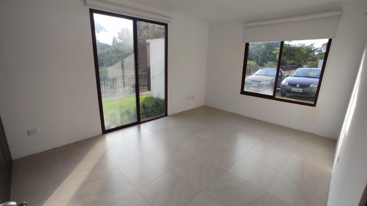 Vendo Departamento Casi Nuevo en Villas del Bosque Planta Baja 3 Dorm., Guayas — imagen 7