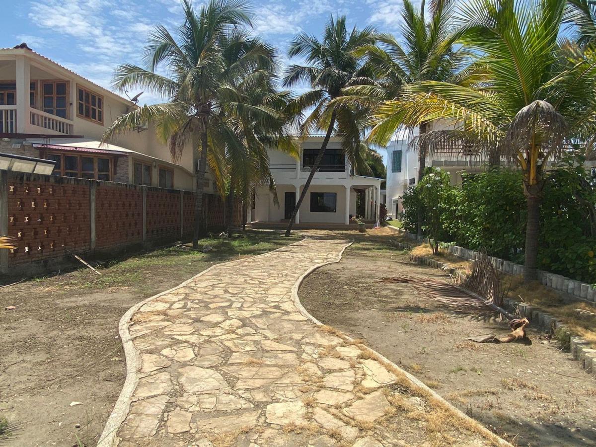 Casa Al Pie del Mar en Venta, Playas Villamil - Km 7.5, Guayas — imagen 8