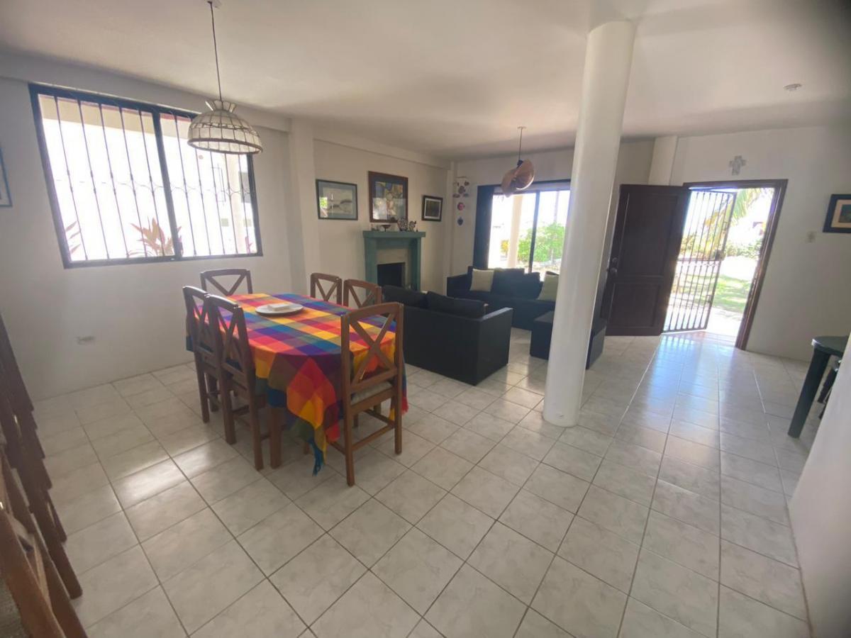 Casa Al Pie del Mar en Venta, Playas Villamil - Km 7.5, Guayas — imagen 5