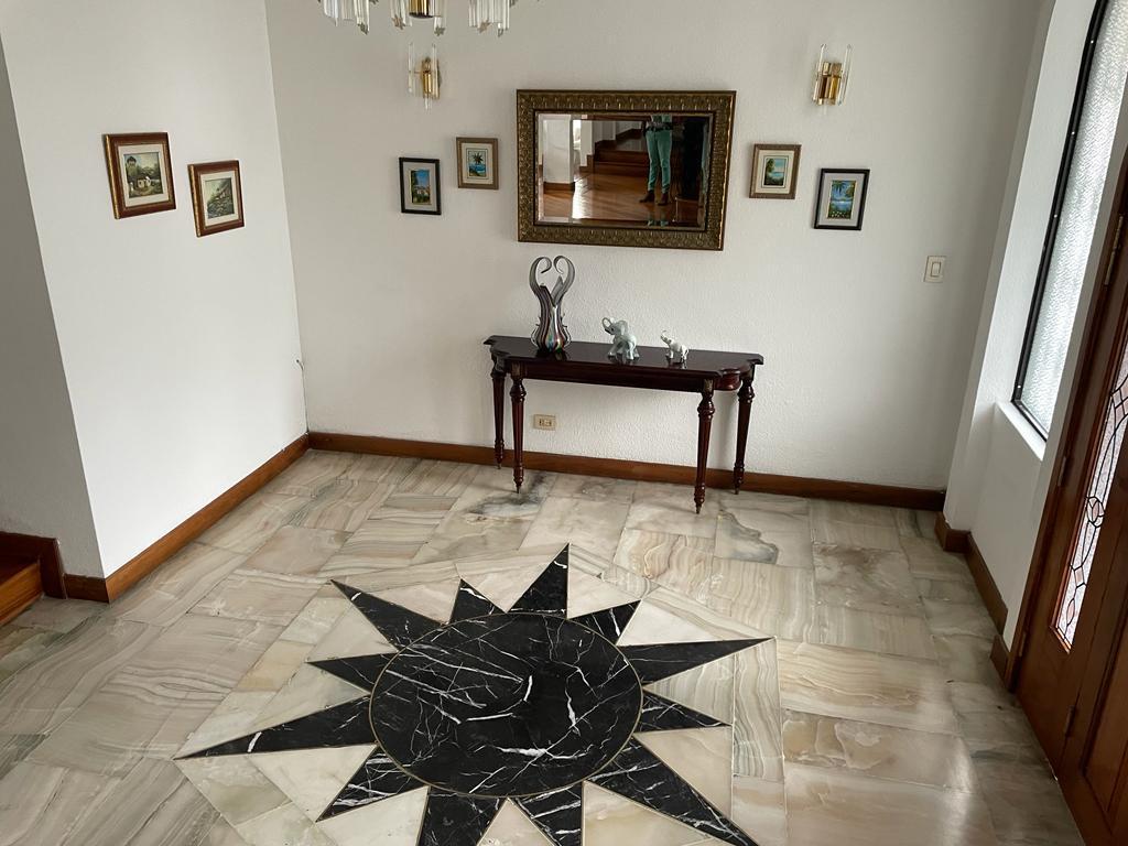 Casa en El Batan por La Iglesia de Fatima — imagen 8