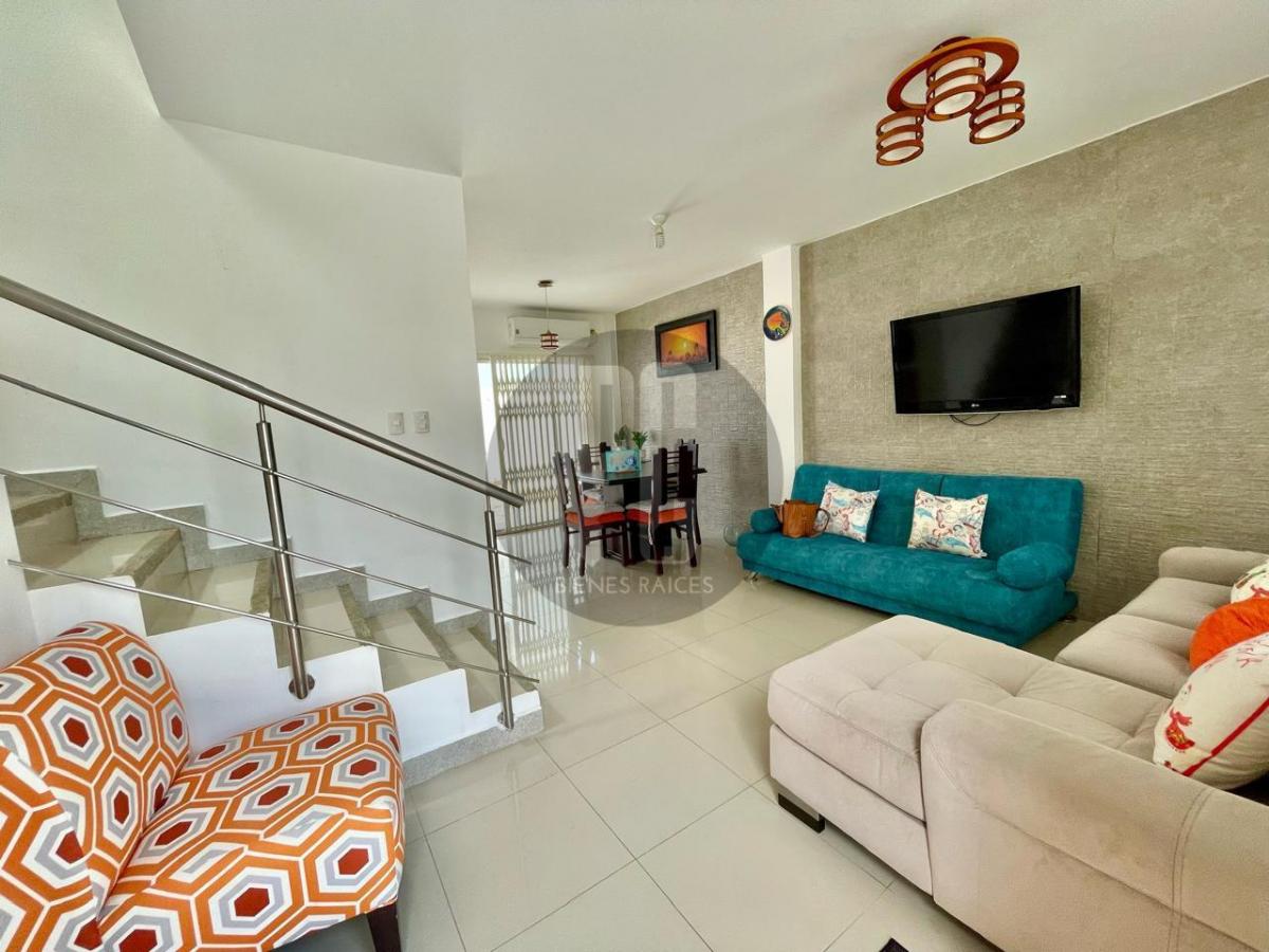 Venta Hermosa Casa en Urbanización Altamar 2, Vía Data, Playas, Guayas — imagen 7