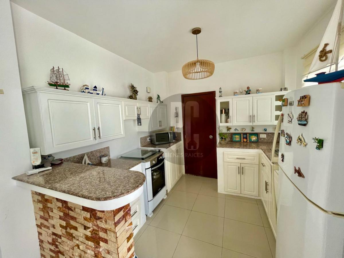 Venta Hermosa Casa en Urbanización Altamar 2, Vía Data, Playas, Guayas — imagen 6