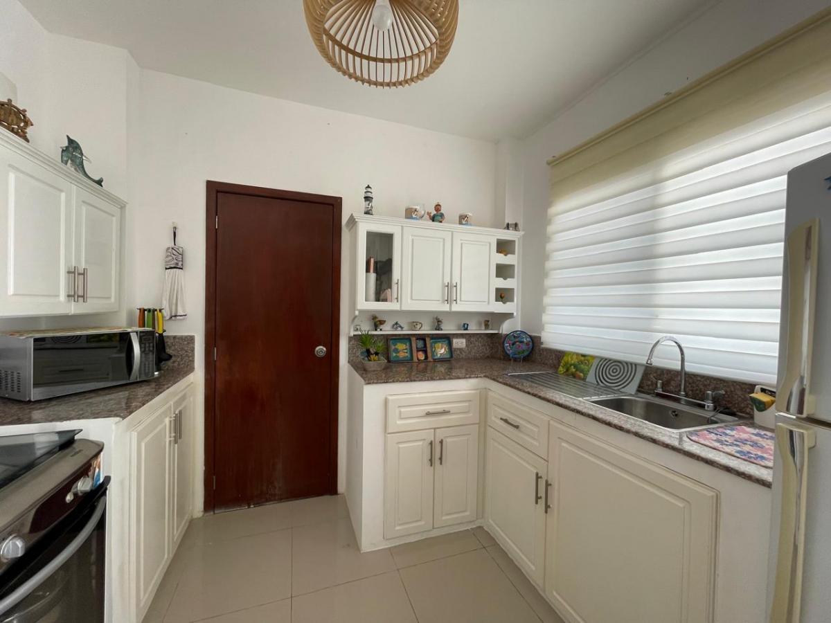 Venta Hermosa Casa en Urbanización Altamar 2, Vía Data, Playas, Guayas — imagen 5