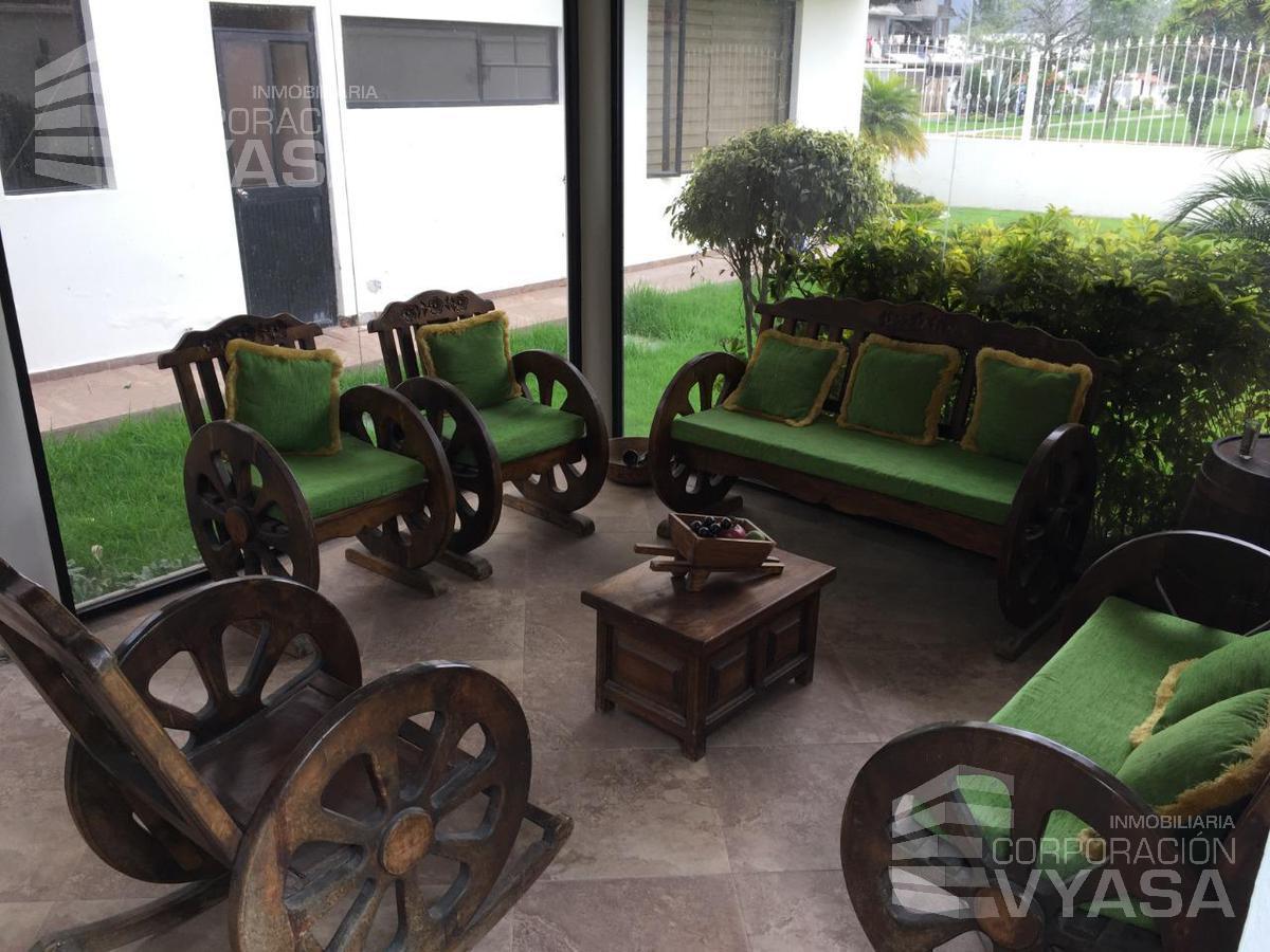 Mitad del Mundo - Urb. Jardines de La Pampa, Hermosa Casa en Venta de 482 m² — imagen 3