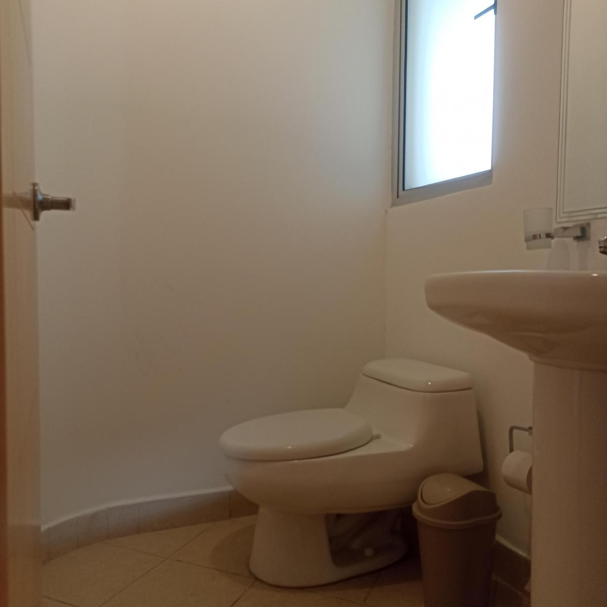 *amplia Casa de Venta, Norte de Quito*, Sector Santa Lucia. Provincia de Pichincha — imagen 4