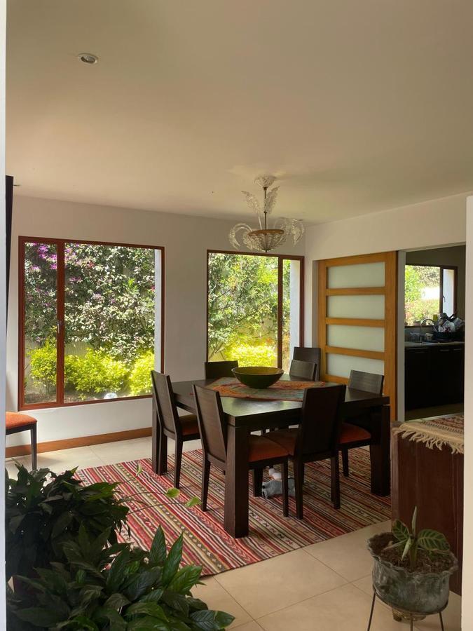 Vendo Excelente Casa Cumbaya — imagen 9