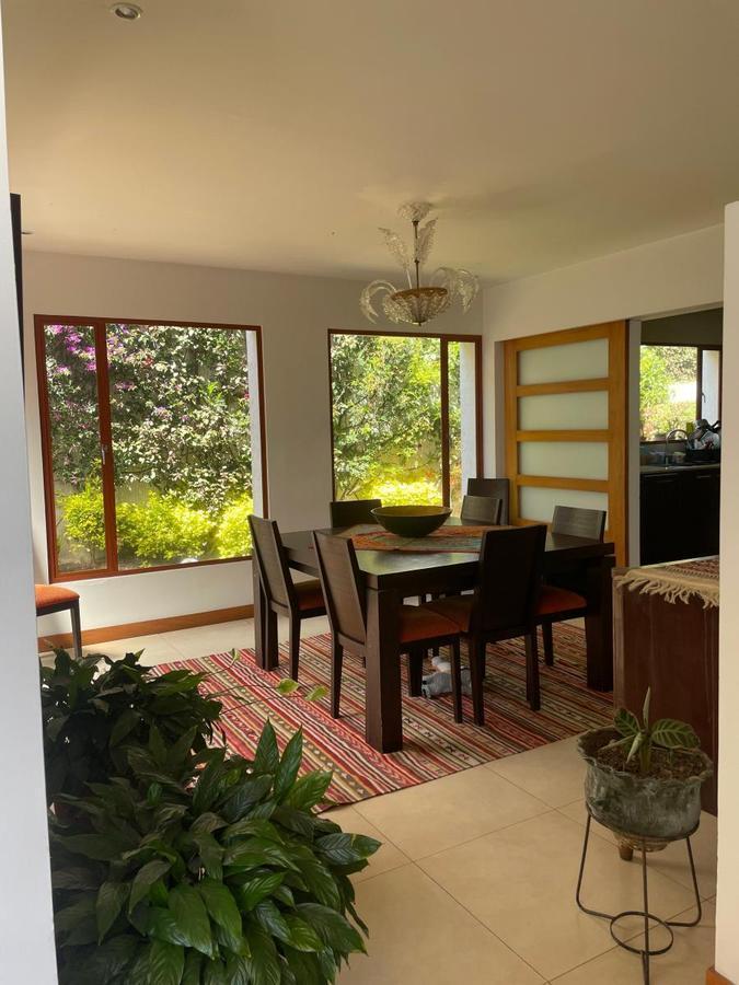 Vendo Excelente Casa Cumbaya — imagen 5