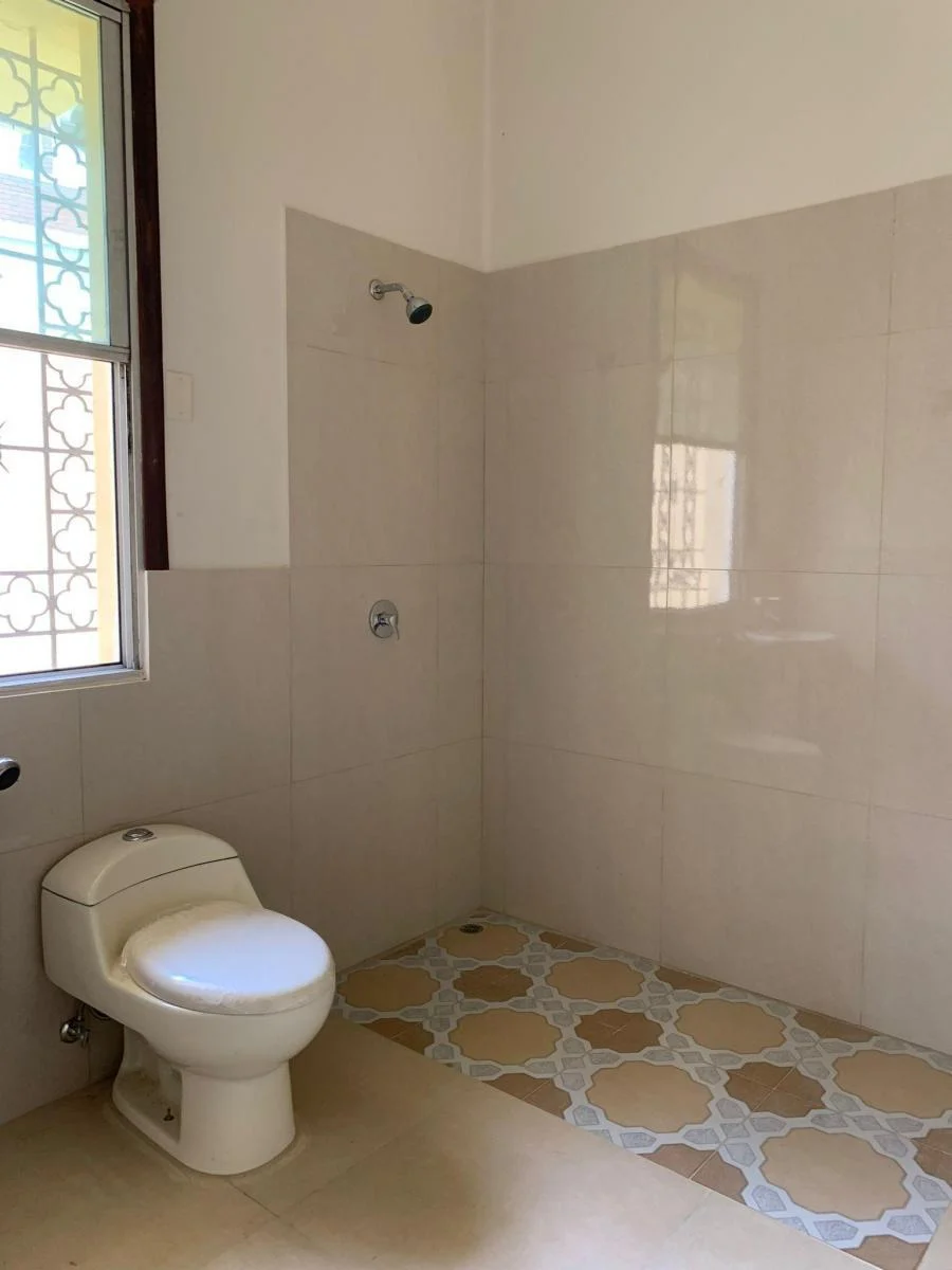 Oportunidad - Se Vende Casa Esquinera en Centenario Sur - 690 m² Terreno, Guayas — imagen 3