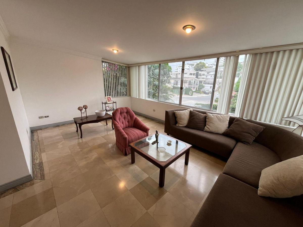 Vendo Casa en La Ciudadela Los Ceibos Guayaquil, Guayas — imagen 10
