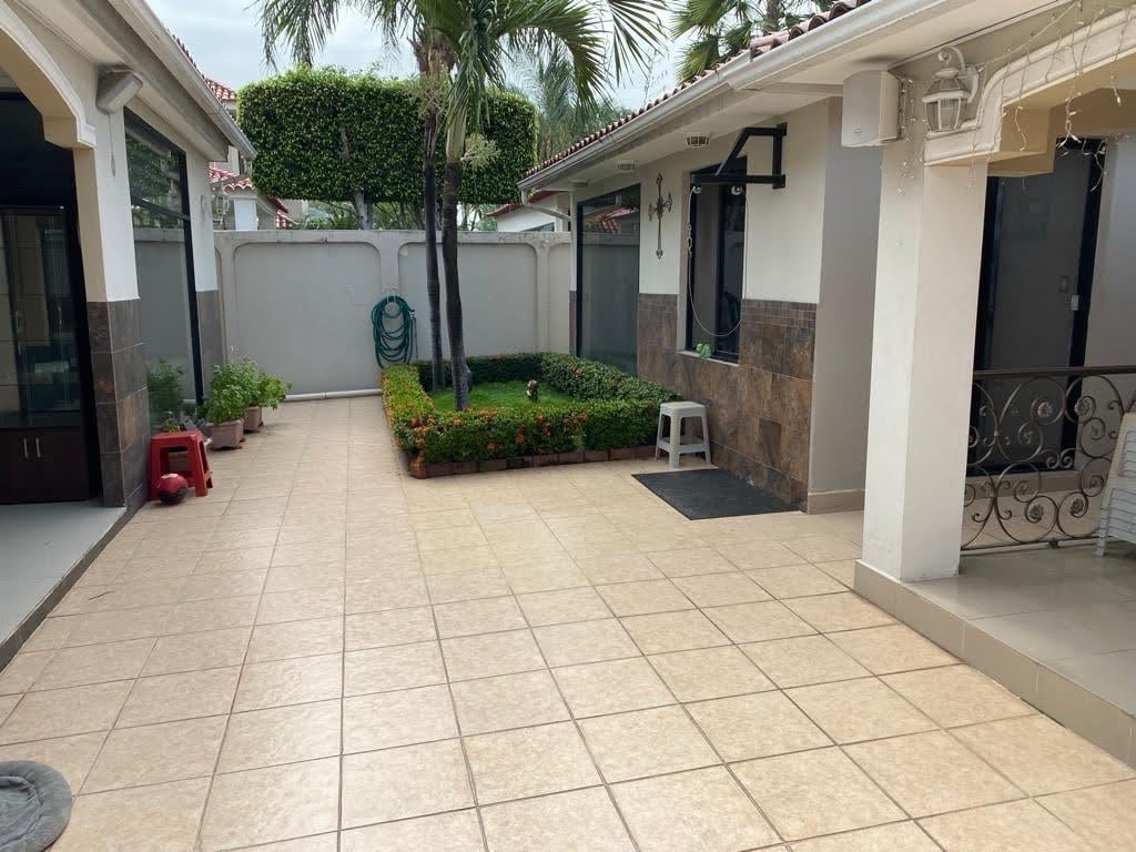 Se Vende Casa en Samborondo - Vista Sol, Guayas — imagen 8