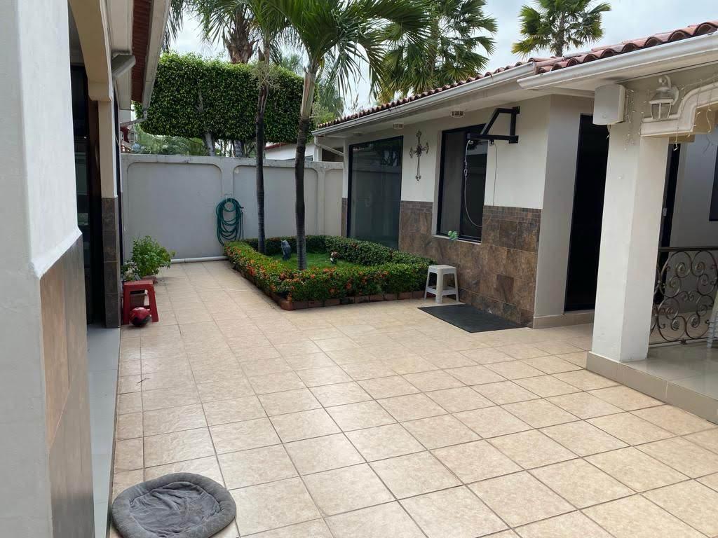 Se Vende Casa en Samborondo - Vista Sol, Guayas — imagen 6