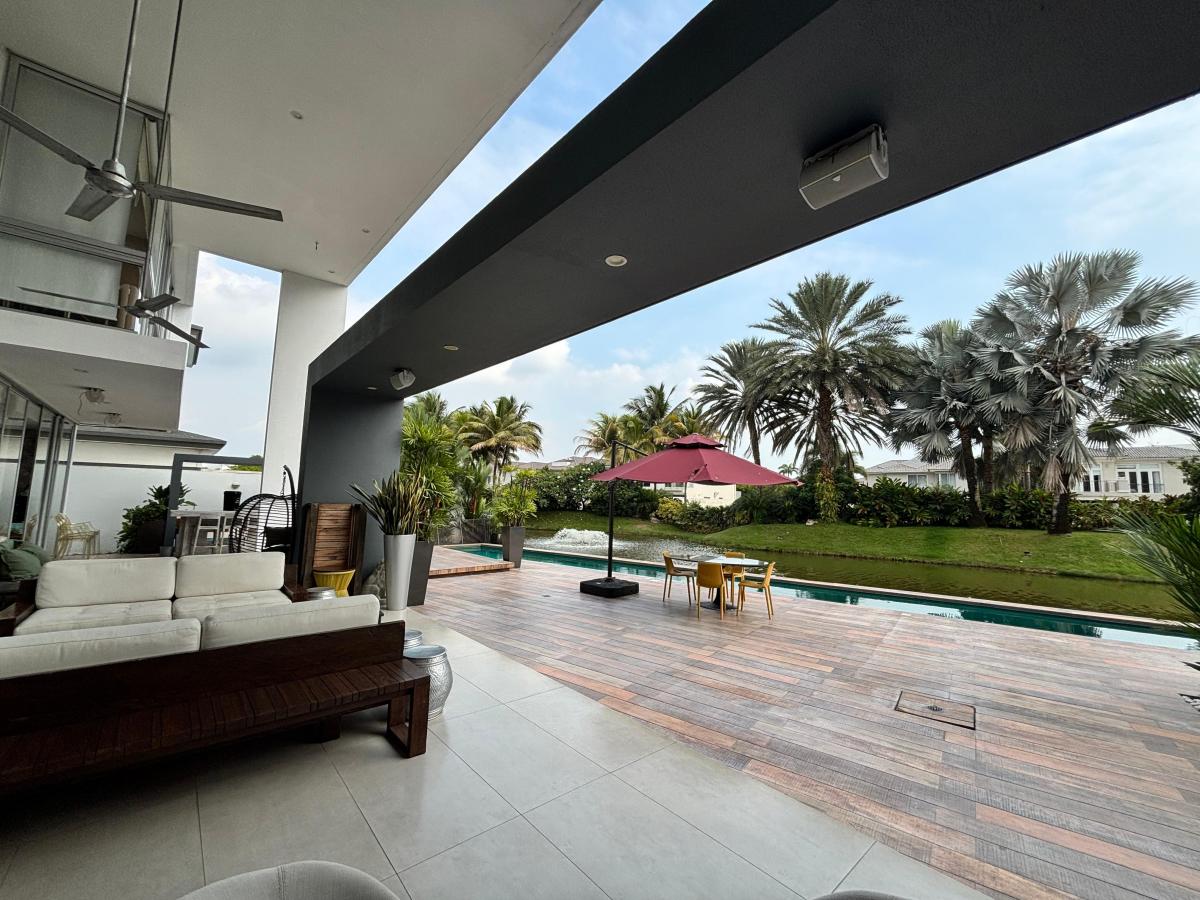 Espectacular Casa Al Lago en Lujosa Urbanización en Mocolí, Guayas — imagen 10
