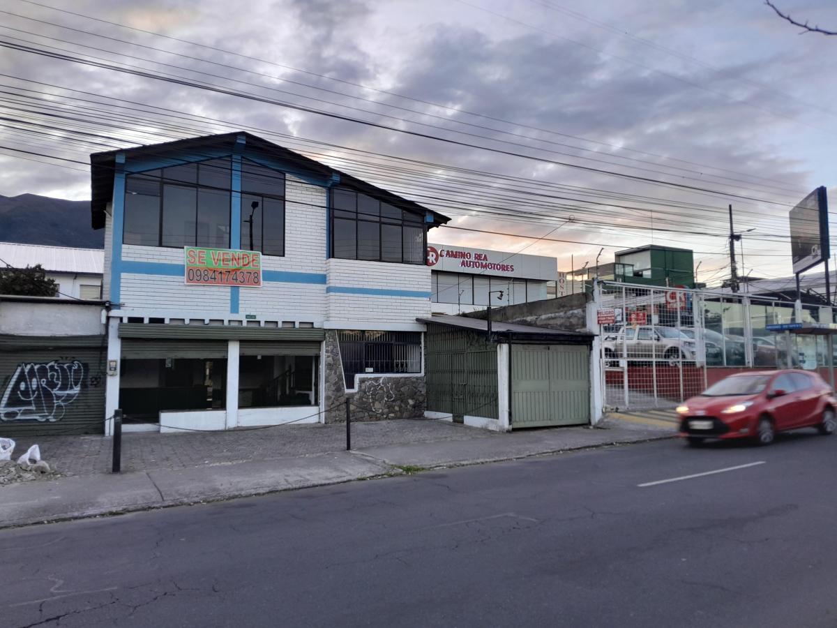 Vendo Casa Comercial Av Amazonas, Frente Parque Bicentenario y Metro Labrador. Provincia de Pichincha — imagen 10