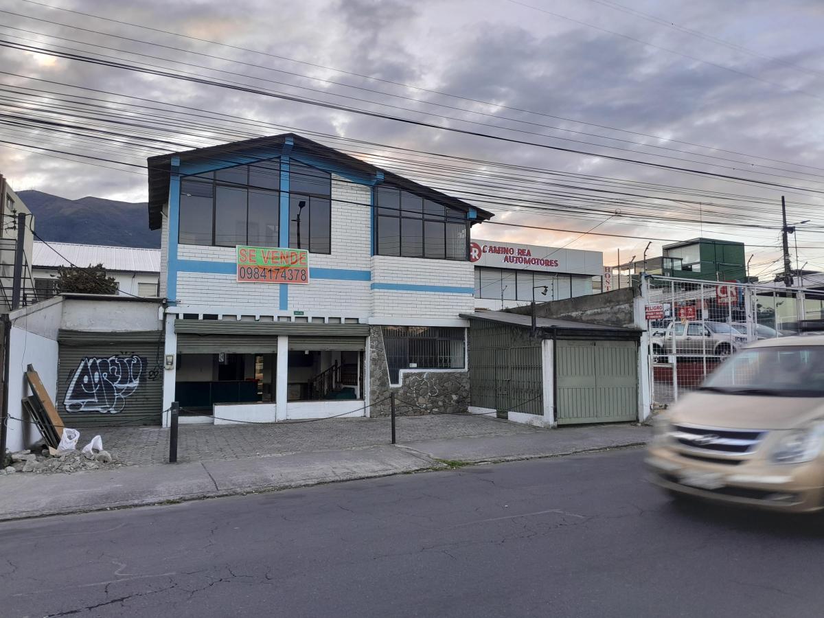 Vendo Casa Comercial Av Amazonas, Frente Parque Bicentenario y Metro Labrador. Provincia de Pichincha — imagen 7