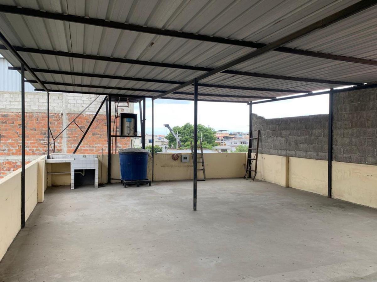 Casa Rentera de Venta en El Centro de Manta Manabi, Manabí — imagen 4