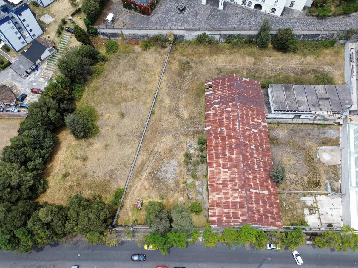 Terreno de 3.099 m² Lote 2 y 3, Ideal Para Proyecto Inmobiliario. Provincia de Pichincha — imagen 3